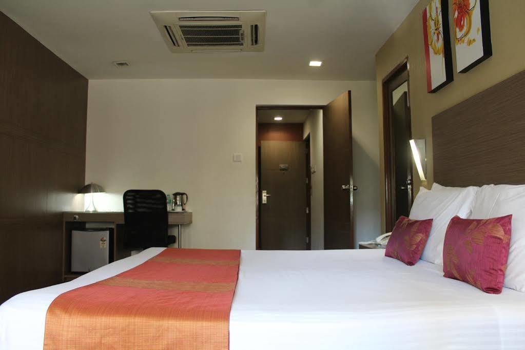 The Lotus Apartment Hotel, Venkatraman Street Chennai Eksteriør billede